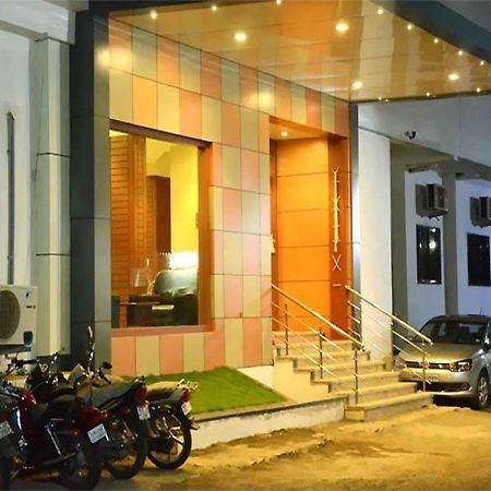 Hotel Jhankar Palace Dhule Kültér fotó