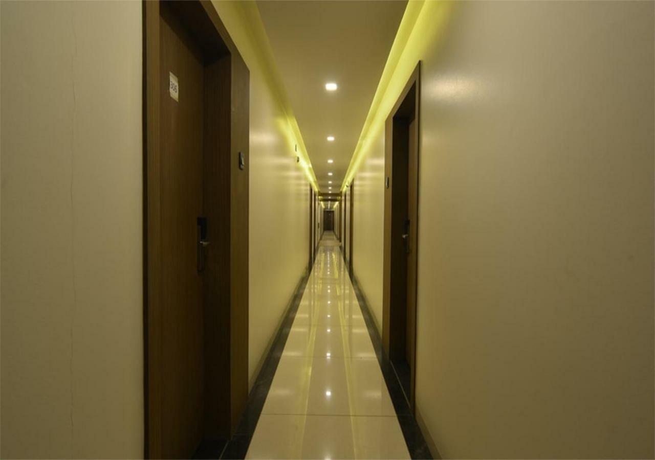 Hotel Jhankar Palace Dhule Kültér fotó